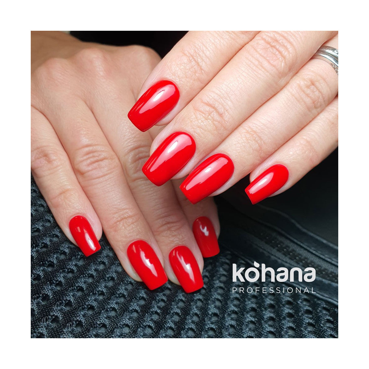 024 Poppy Red Gel Polish 10ml